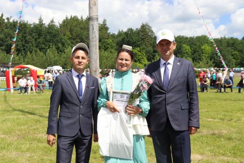 Любовь к малой родине: как в Нижнем Чекурске прошёл главный сельский праздник