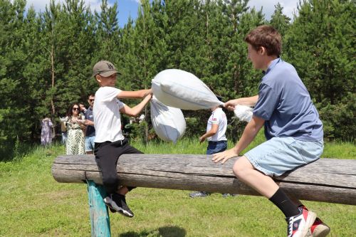 Любовь к малой родине: как в Нижнем Чекурске прошёл главный сельский праздник