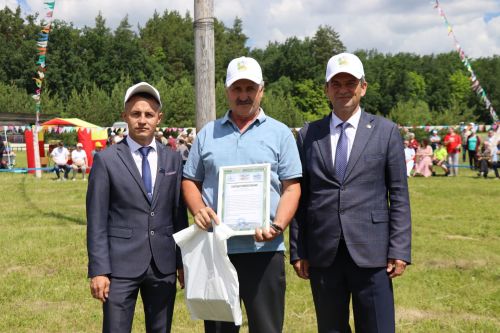 Любовь к малой родине: как в Нижнем Чекурске прошёл главный сельский праздник
