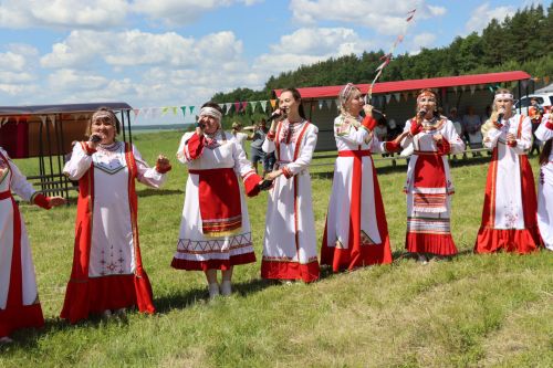 Любовь к малой родине: как в Нижнем Чекурске прошёл главный сельский праздник
