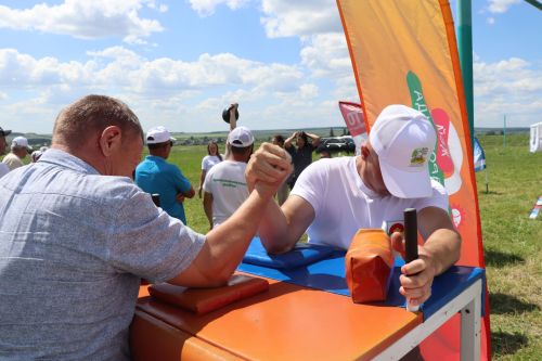 Любовь к малой родине: как в Нижнем Чекурске прошёл главный сельский праздник