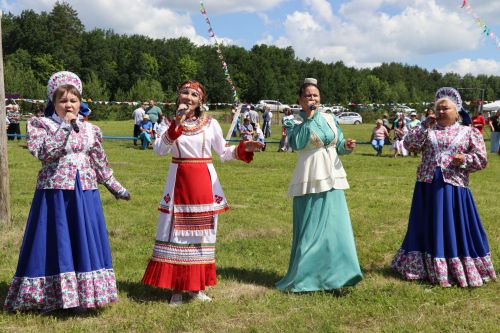 Любовь к малой родине: как в Нижнем Чекурске прошёл главный сельский праздник
