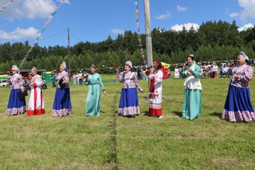 Любовь к малой родине: как в Нижнем Чекурске прошёл главный сельский праздник