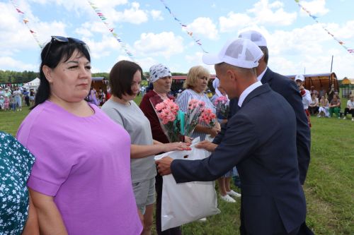 Любовь к малой родине: как в Нижнем Чекурске прошёл главный сельский праздник