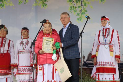 X фестиваль «Троицкие напевы» собрал гостей со всей России в Дрожжановском районе