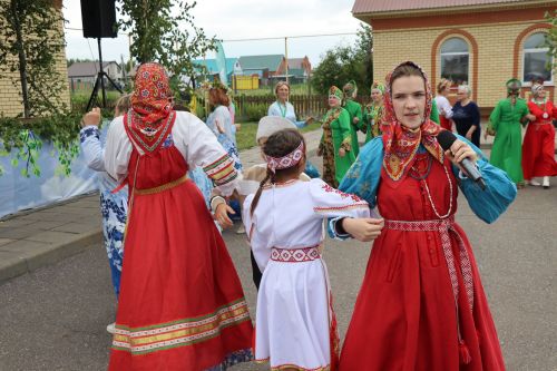 X фестиваль «Троицкие напевы» собрал гостей со всей России в Дрожжановском районе