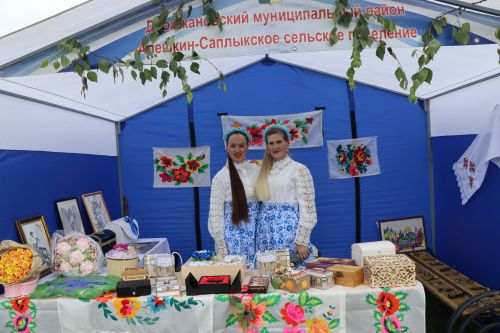 X фестиваль «Троицкие напевы» собрал гостей со всей России в Дрожжановском районе