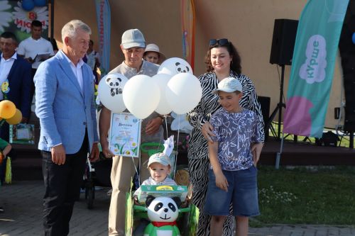 В Дрожжановском районе прошел яркий «Парад колясок – 2026»