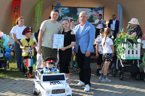 В Дрожжановском районе прошел яркий «Парад колясок – 2026»