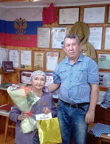 Пӗрремӗш вӗрентекене хисеплесе