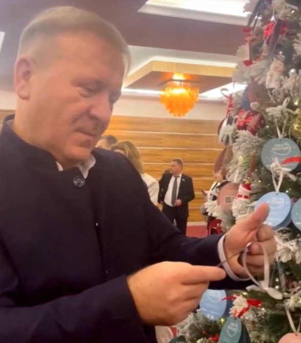 Глава района принял участие во Всероссийской благотворительной акции «Ёлка желаний»