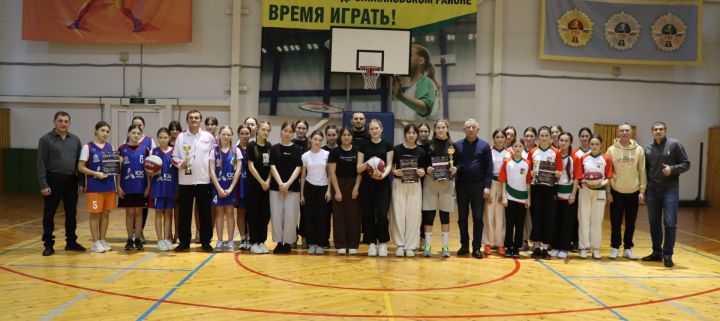 В Дрожжановском районе определились победительницы баскетбольной лиги «КЭС-БАСКЕТ» среди девушек