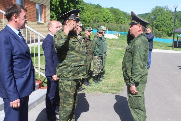 Дрожжановские десятиклассники отправились на учебно - военные сборы