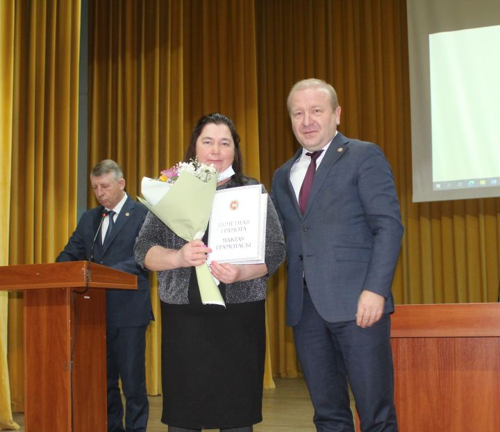 Дрожжановцев наградили за большой вклад в развитие избирательной системы РТ