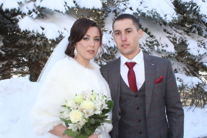 В Дрожжаном зарегистрировала свой брак первая пара молодоженов 2021 года