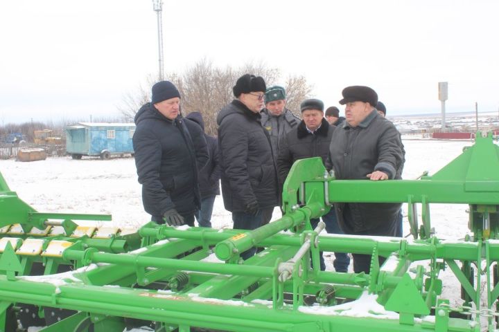 В Дрожжановском районе технику поставили на зимнее хранение