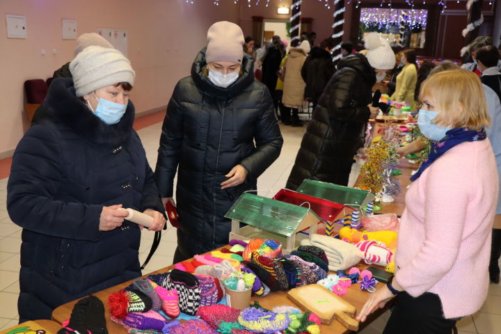 В Дрожжановском районе прошла благотворительная ярмарка изделий, выполненных руками инвалидов