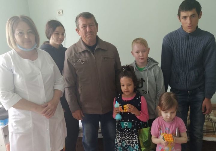 В День защиты детей совет ветеранов боевых действий поздравил детей в больнице