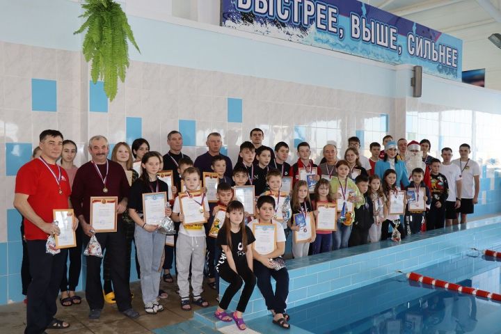 Юные пловцы Дрожжановского района дали старт новогодним спортивным мероприятиям