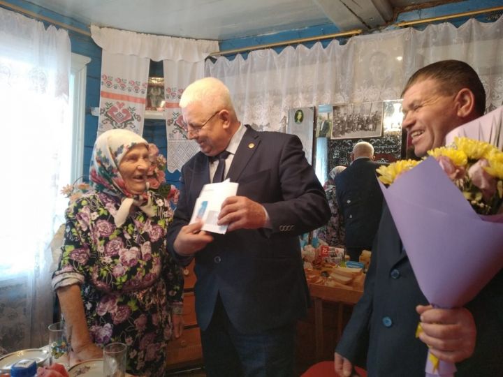 Жительнице села Городище Дрожжановского района Марии Нягусевой исполнилось 90 лет