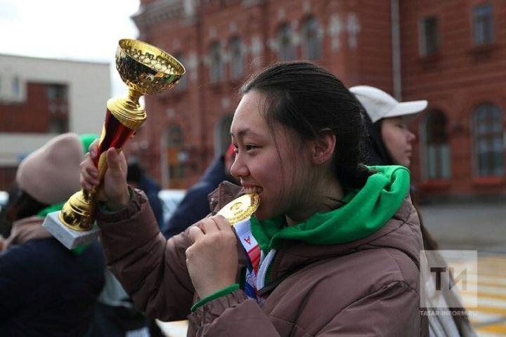 «Виват Победителям»: Татарстан встретил серебряных призеров чемпионата «Абилимпикс»