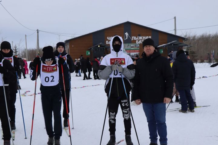 Во время открытия зимнего лыжного сезона  в Дрожжаном учащиеся 11 классов выполнили нормативы ГТО