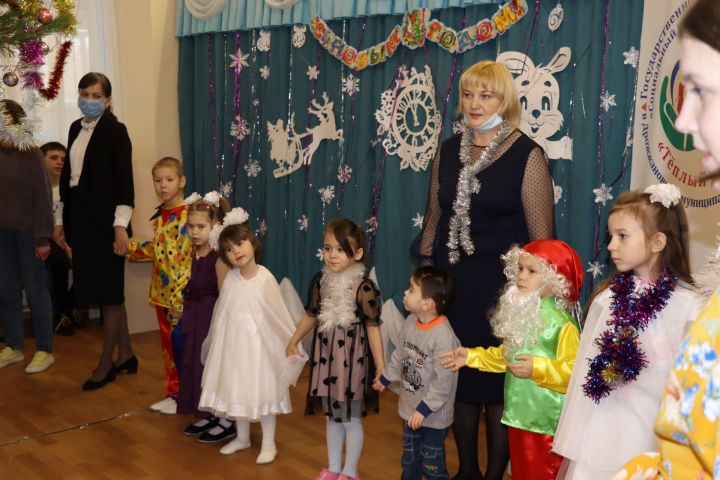 Марат Гафаров и Шакир Ягудин поздравили воспитанников приюта «Теплый дом» с Новым годом