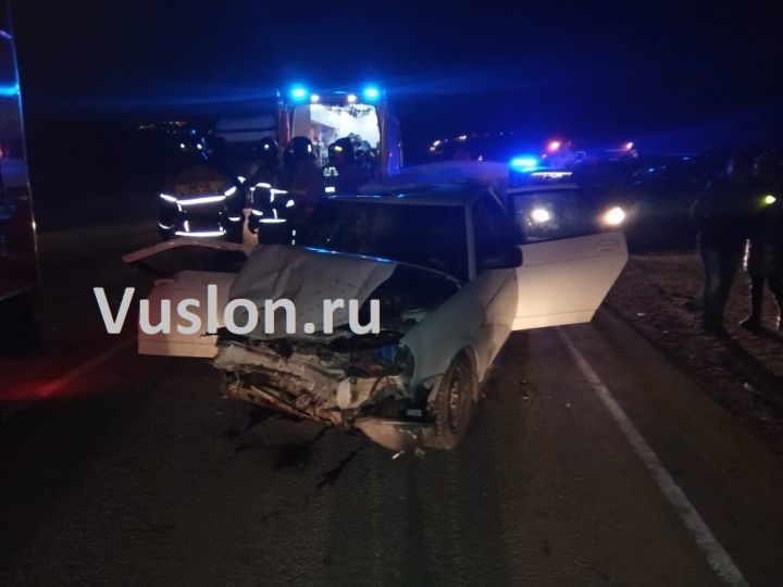 На&nbsp;трассе&nbsp;Казань-Буинск-Ульяновск в ДТП пострадали пять человек, двое из них в тяжелом состоянии