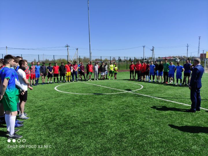 Команда из села Старое Дрожжаное стала чемпионом открытого турнира  по мини-футболу памяти Марата Салахова
