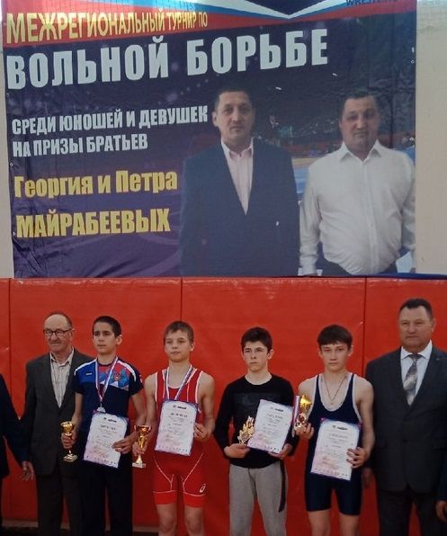 Дрожжановские борцы стали бронзовыми призерами в турнире по вольной борьбе на призы братьев Майрабеевых