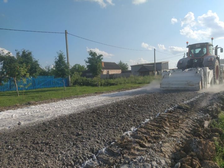 В Дрожжановском районе начались работы по приведению в нормативное состояние улично-дорожной сети населенных пунктов