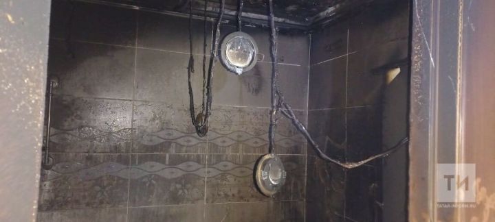 Потолок натяжной: жительница Челнов попала в больницу надышавшись дымом на пожаре