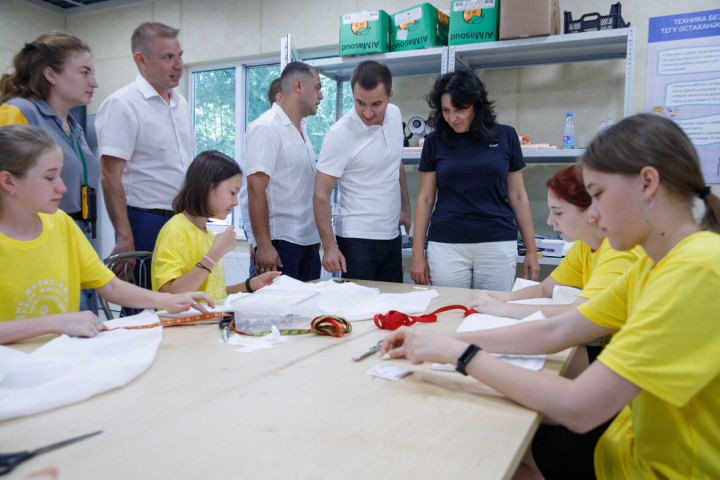 С детьми из ЛНР и ДНР, отдыхающими в лагерях Татарстана, встретилась Лейла Фазлеева