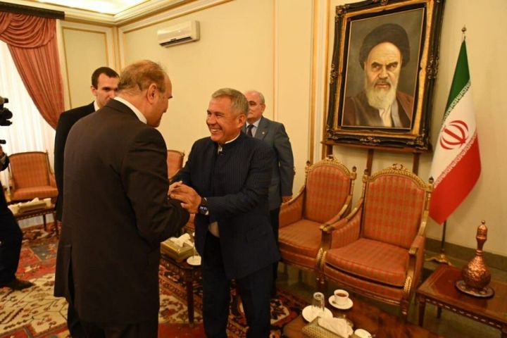 С рабочим визитом: Президент Татарстана прибыл в Иран