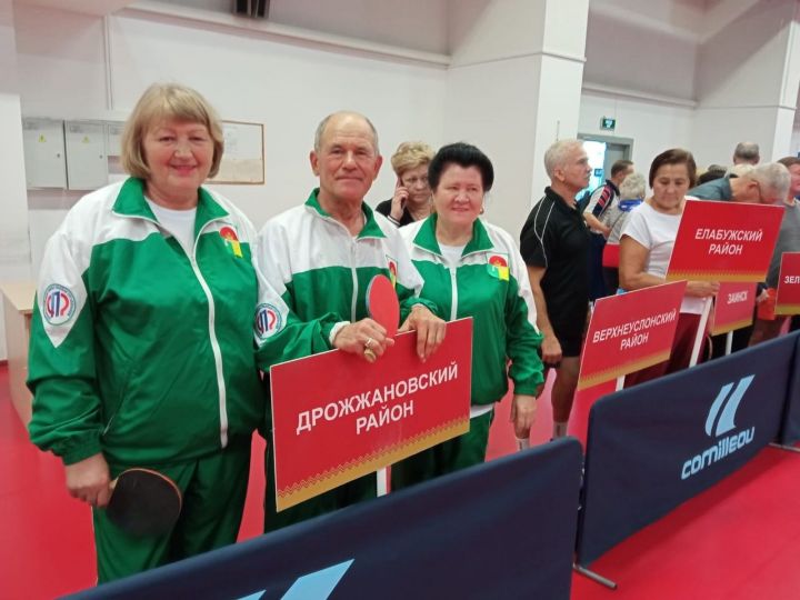Дрожжановские пенсионеры приняли участие в республиканском соревновании по настольному теннису