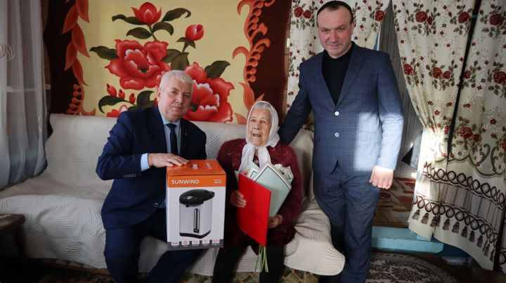 90 лет исполнилось жительнице Старые Какерли Дрожжановского района