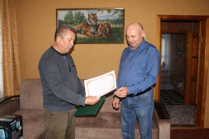 Афганца-пограничника из села Старое Дрожжаное поздравили с 55-летием