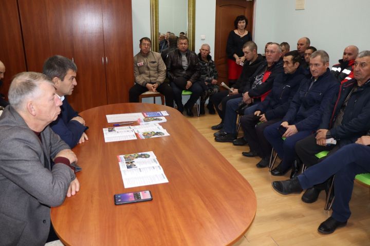 В Дрожжановском районе РТ проходят встречи с военнообязанными гражданами