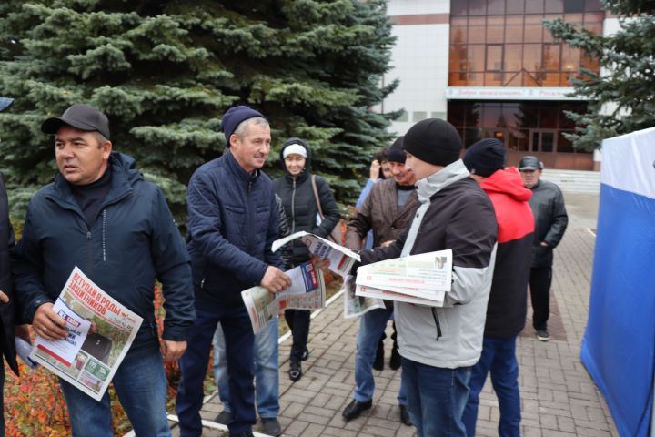 В Дрожжановском районе РТ проходит масштабная патриотическая акция в поддержку военной службы по контракту «ВСЕ СВОИ»