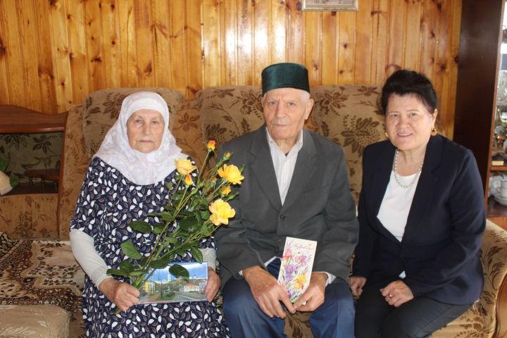 В Дрожжановском районе в рамках декады пожилых прошла социальная акция «Открытка ветерану»