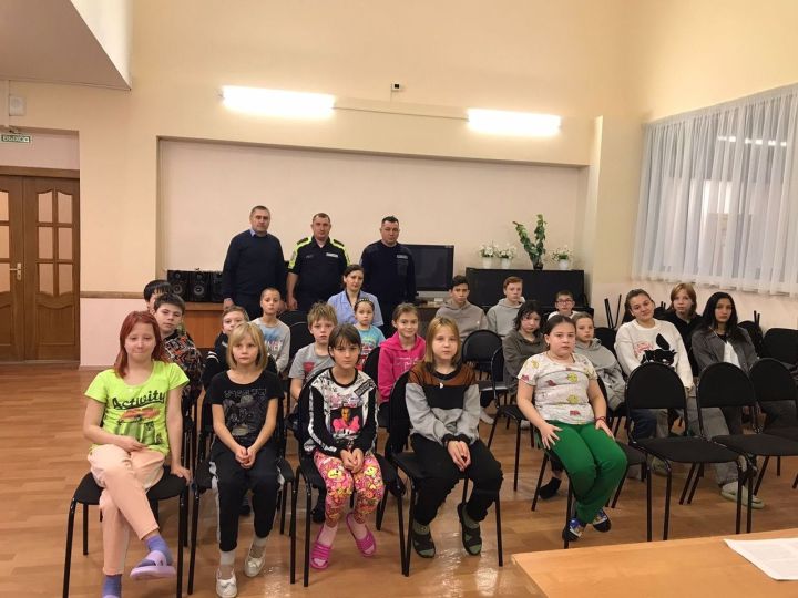 Сотрудники Госавтоинспекции Дрожжановского района РТ посетили социальный приют «Теплый дом»
