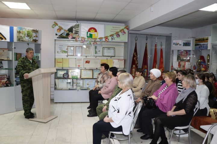 В краеведческом музее Дрожжановского района прошла встреча с участником СВО