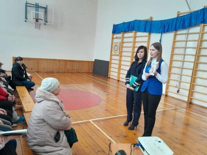 В Дрожжановском районе инспектора Госавтоинспекции проводят родительские собрания