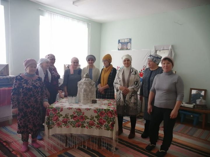 Члены клуба «Активное долголетие» из села Мочалей посетили экспозиции краеведческого музея