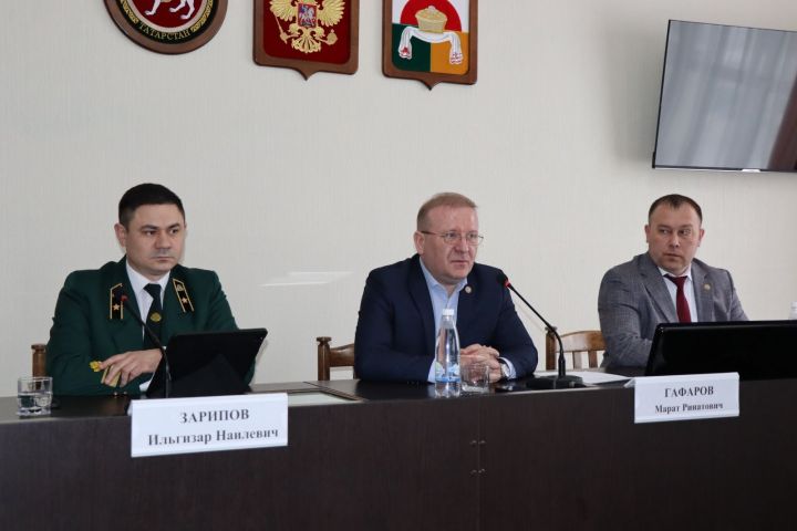 В Дрожжановском районе обсудили вопросы обеспечения пожарной безопасности в лесах