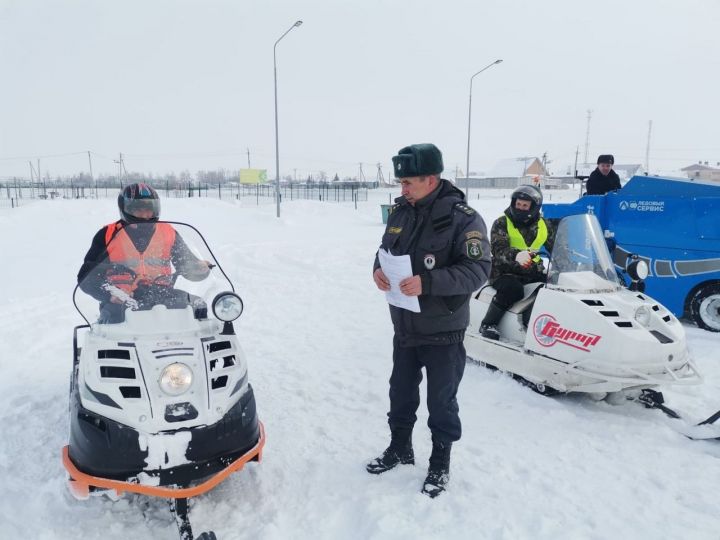 В Дрожжановском районе провели техосмотр самоходных машин МБО «Спортивная школа»