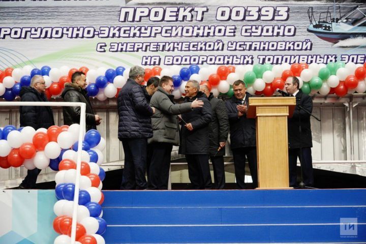 Закладка новых кораблей на Зеленодольском заводе: Раис Татарстана принял участие в церемонии