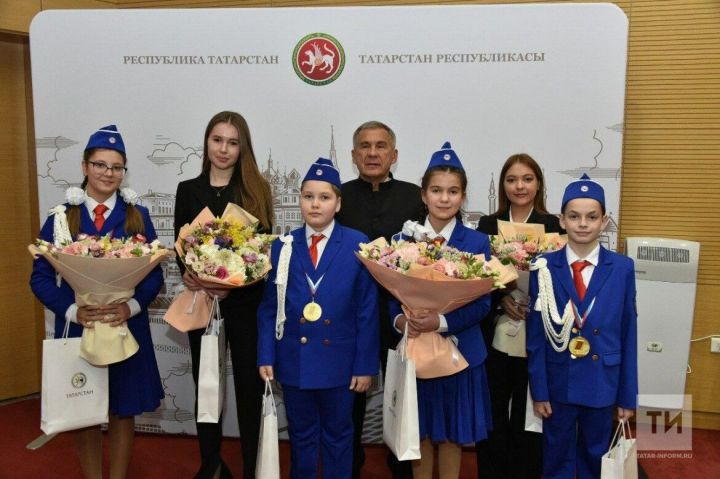 «Безопасное колесо»: Минниханов наградил школьников за победу во Всероссийском конкурсе