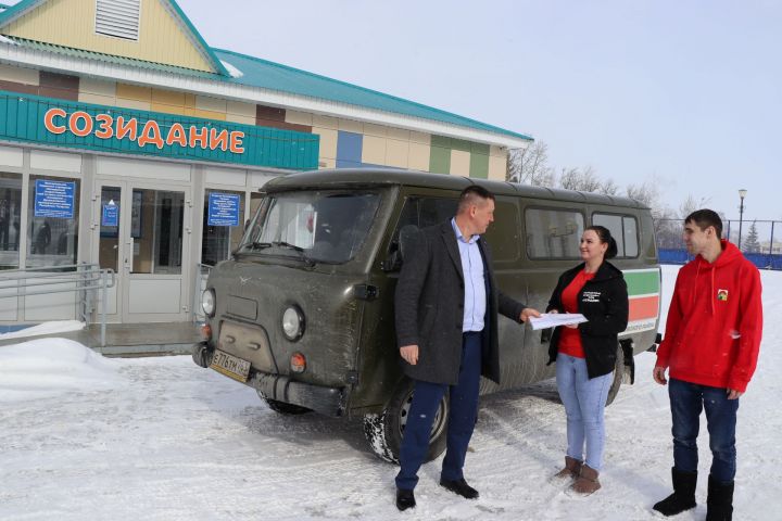Выходец из Дрожжановского района передал бойцам СВО автомобиль УАЗ с гуманитарным грузом
