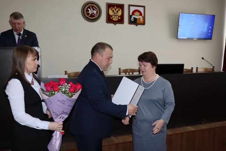 В Дрожжановском районе наградили работников жилищно-коммунального хозяйства